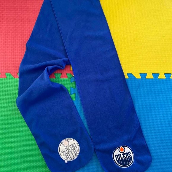 Edmonton Oilers Fleece Scarf Embroidered Crest Logo Blue - Picture 1 of 4
